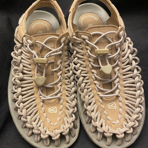 Keen Shoes - Keen-Women’s Uneek-1014982, Tan/Cream-Size:8